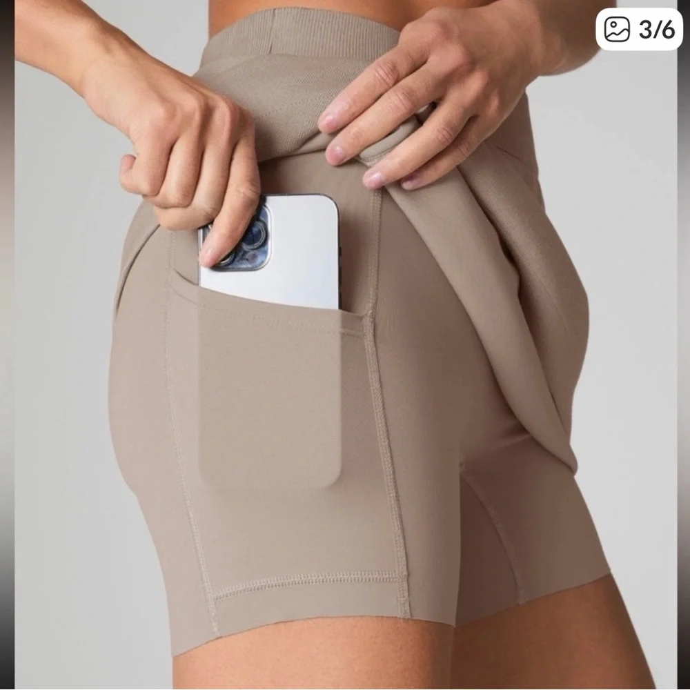 SPANX Taupe Athletic Skort with White Contrast Piping M - Picture 3 of 4